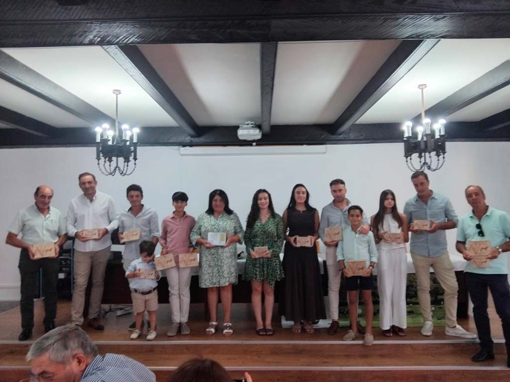 concurso morfológico de la raza, con un jurado compuesto por ganaderos conocedores del estándar racial de la raza a la perfección, y una degustación de carne 100% raza autóctona morucha en colaboración con RFEAGAS