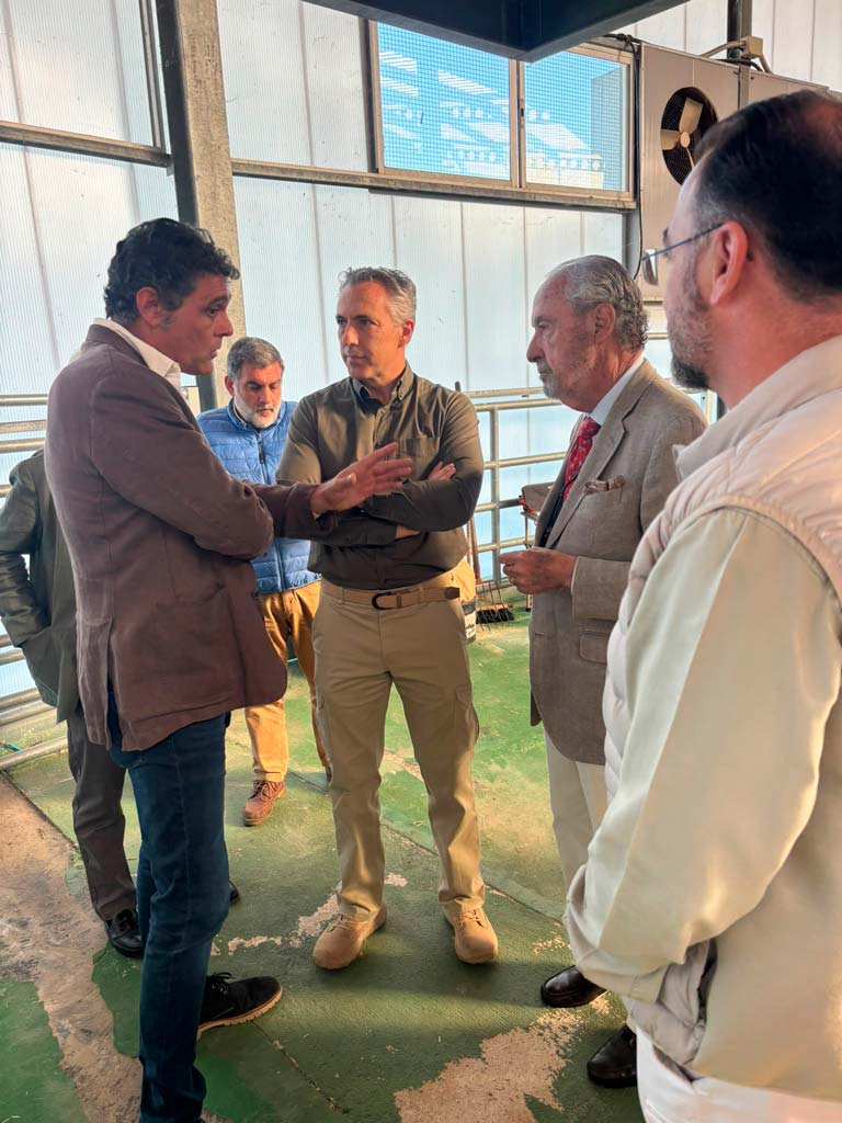 visita oficial de la autoridades de la Comunidad de Madrid, donde estuvo presente el presidente de la asociación para acompañar a la comitiva e intercambiar opiniones con los allí presentes